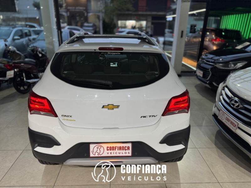ONIX 1.4 MPFI ACTIV 8V FLEX 4P MANUAL - 2019 - BENTO GONçALVES