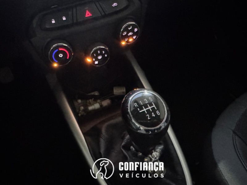 ONIX 1.4 MPFI ACTIV 8V FLEX 4P MANUAL - 2019 - BENTO GONçALVES