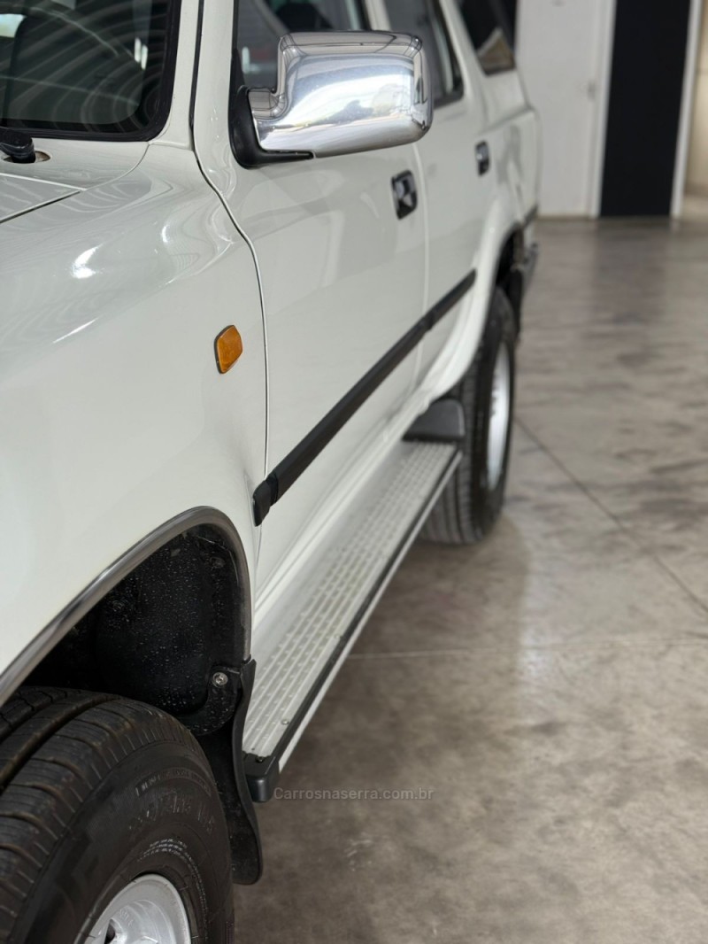 HILUX SW4 2.8 4X4 8V DIESEL 4P MANUAL - 1995 - LAJEADO