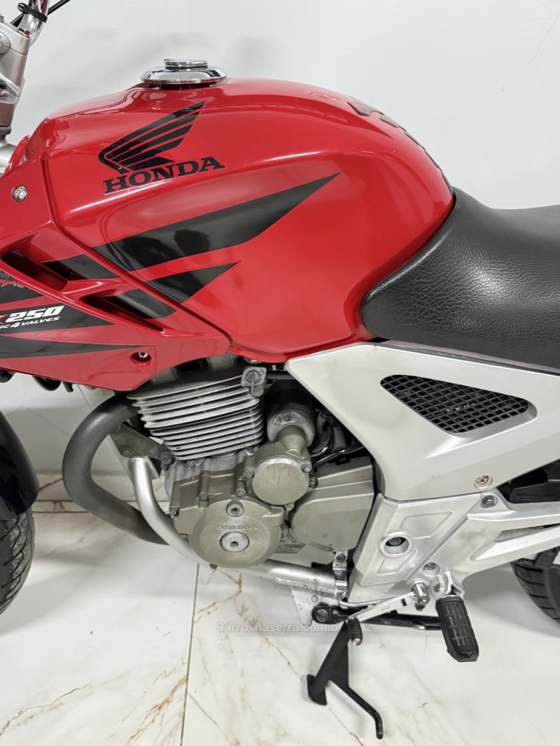 CBX 250 TWISTER  - 2008 - SAPIRANGA