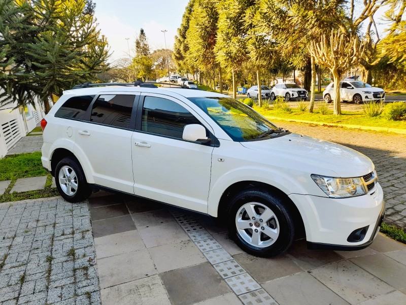 FREEMONT 2.4 EMOTION 16V GASOLINA 4P AUTOMÁTICO - 2012 - FARROUPILHA