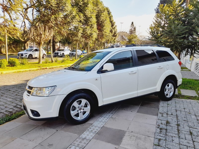 FREEMONT 2.4 EMOTION 16V GASOLINA 4P AUTOMÁTICO - 2012 - FARROUPILHA