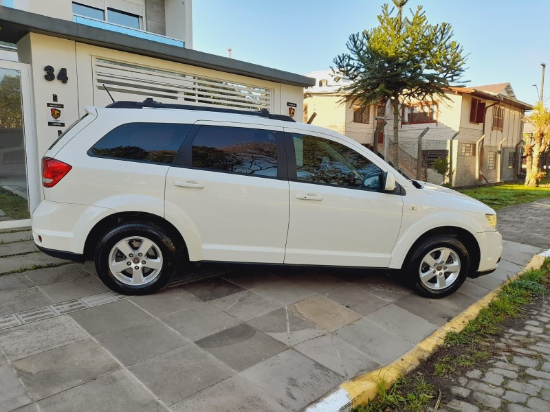 FREEMONT 2.4 EMOTION 16V GASOLINA 4P AUTOMÁTICO - 2012 - FARROUPILHA