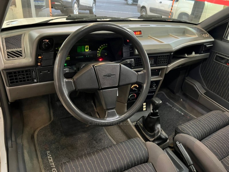 KADETT 2.0 MPFI GSI 8V GASOLINA 2P MANUAL - 1993 - CAXIAS DO SUL