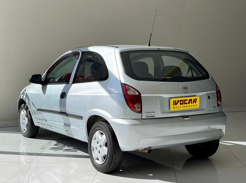 CELTA 1.0 MPFI LIFE 8V FLEX 4P MANUAL - 2008 - VACARIA