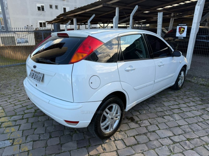 FOCUS 2.0 GLX 16V GASOLINA 4P AUTOMÁTICO - 2004 - FARROUPILHA