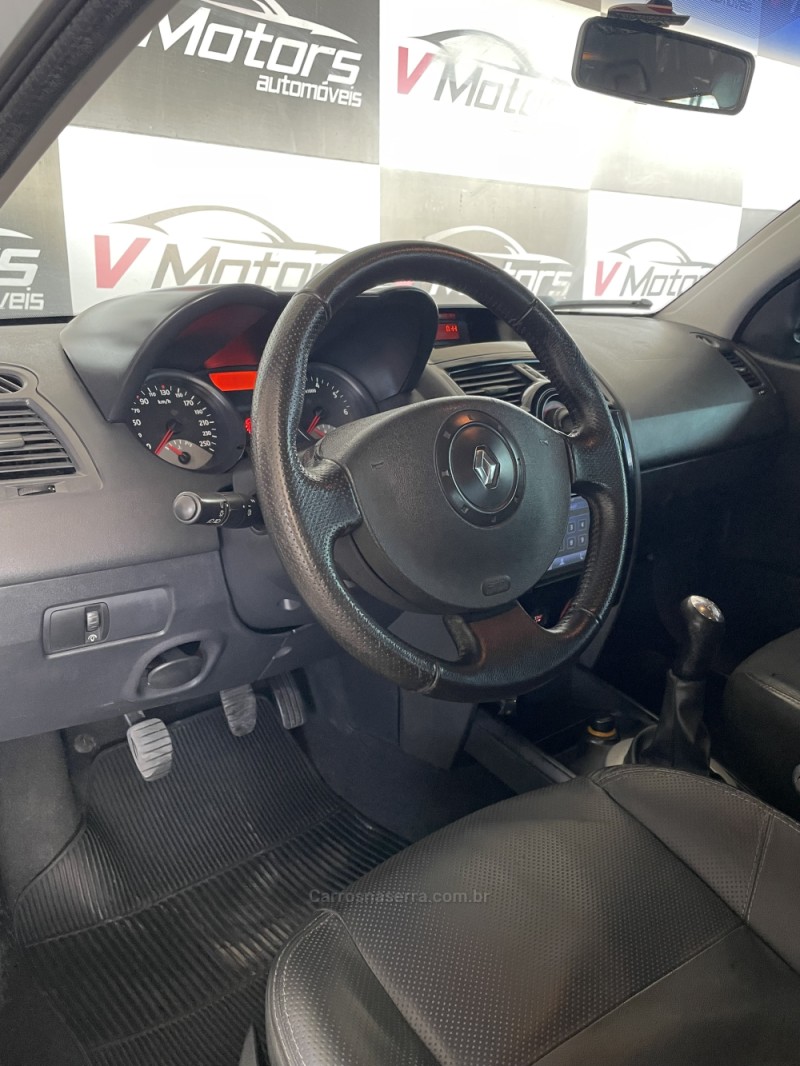 MÉGANE 1.6 EXPRESSION GRAND TOUR 16V FLEX 4P MANUAL - 2009 - PAROBé
