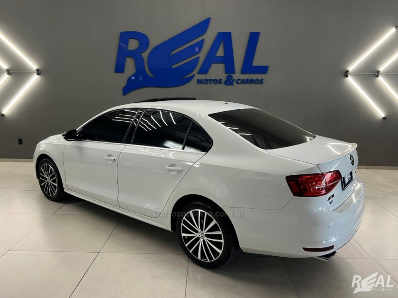 JETTA 2.0 TSI DSG HIGHLINE 200CV GASOLINA 4P AUTOMÁTICO - 2016 - SAPIRANGA