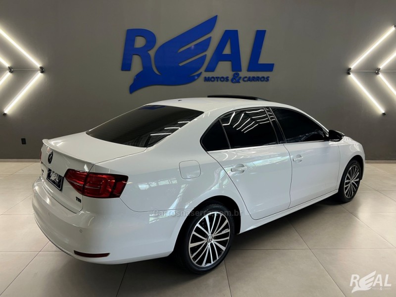 JETTA 2.0 TSI DSG HIGHLINE 200CV GASOLINA 4P AUTOMÁTICO - 2016 - SAPIRANGA
