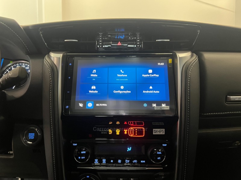 HILUX SW4 2.8 4X4 SRX PLATINUM TURBO DIESEL 4P AUTOMÁTICO - 2025 - FLORES DA CUNHA