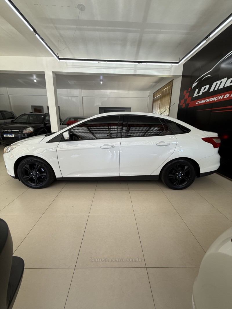 FOCUS 2.0 16V FLEX 4P AUTOMÁTICO - 2015 - FARROUPILHA