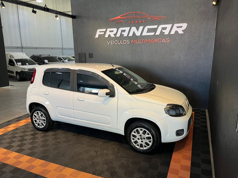 UNO 1.0 EVO VIVACE 8V FLEX 4P MANUAL - 2016 - ANTôNIO PRADO