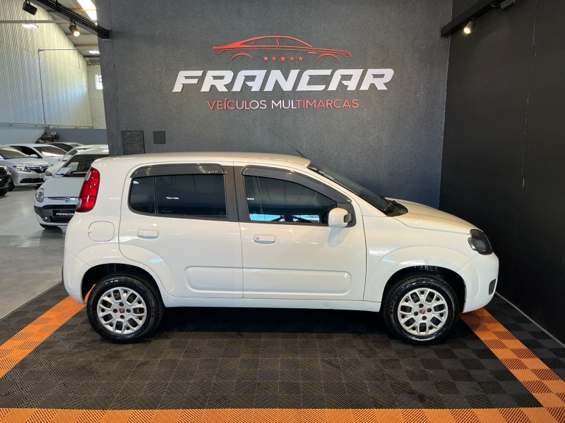 UNO 1.0 EVO VIVACE 8V FLEX 4P MANUAL - 2016 - ANTôNIO PRADO