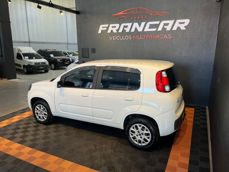 UNO 1.0 EVO VIVACE 8V FLEX 4P MANUAL - 2016 - ANTôNIO PRADO