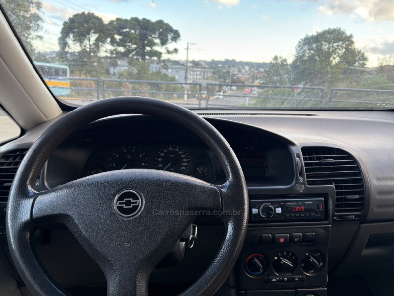 ZAFIRA 2.0 MPFI 16V GASOLINA 4P MANUAL - 2004 - GARIBALDI