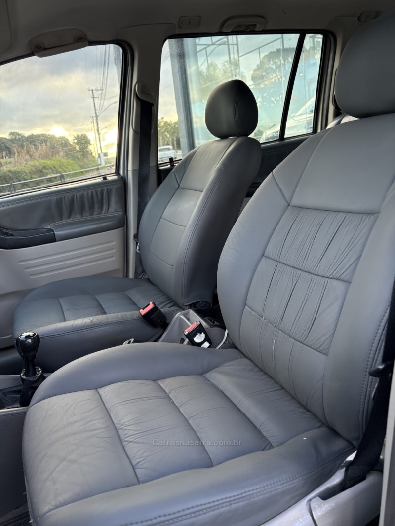 ZAFIRA 2.0 MPFI 16V GASOLINA 4P MANUAL - 2004 - GARIBALDI