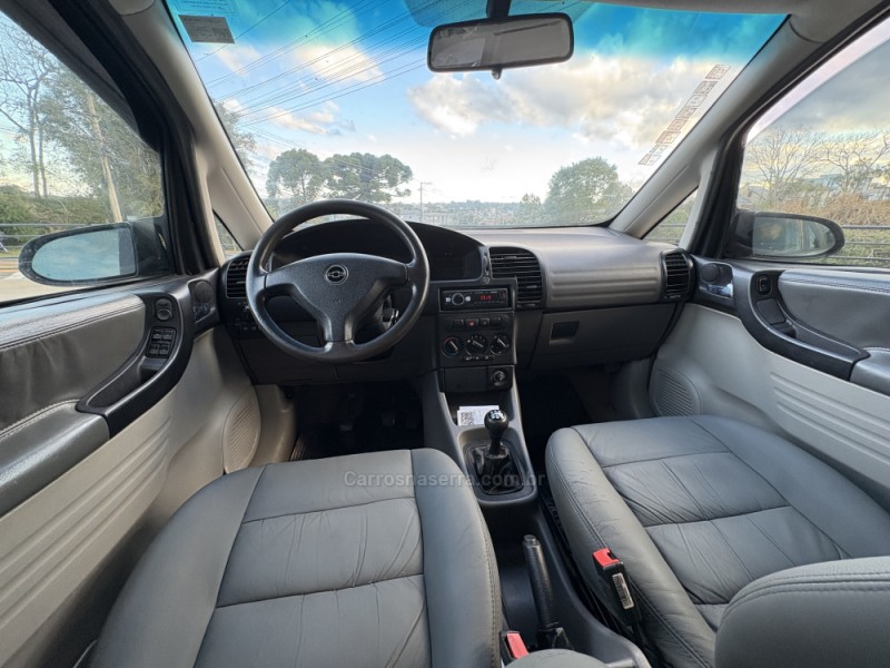 ZAFIRA 2.0 MPFI 16V GASOLINA 4P MANUAL - 2004 - GARIBALDI