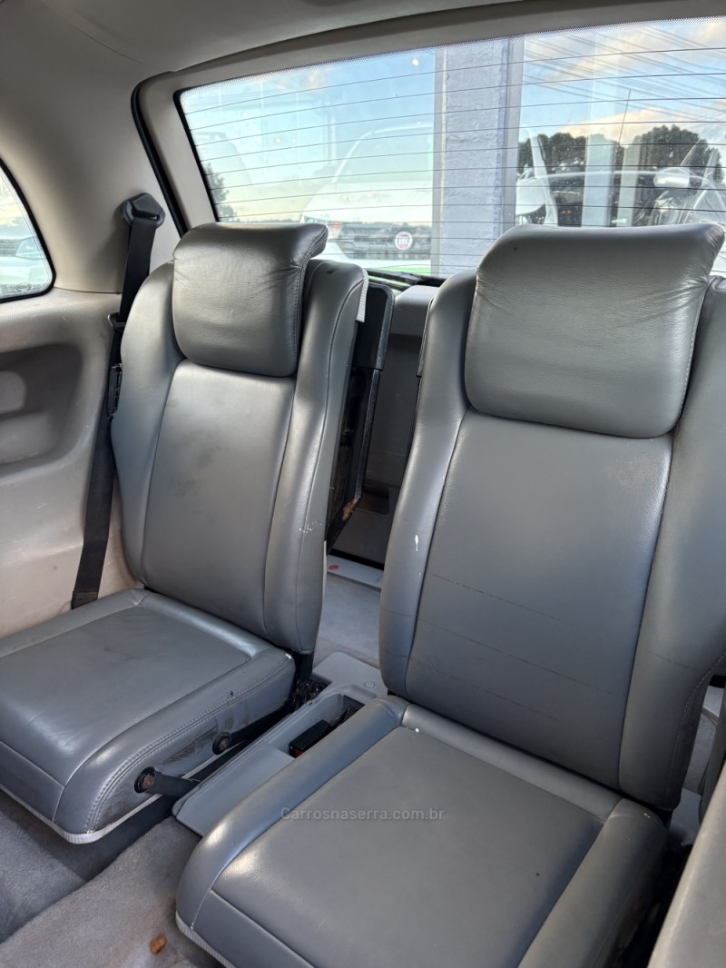 ZAFIRA 2.0 MPFI 16V GASOLINA 4P MANUAL - 2004 - GARIBALDI