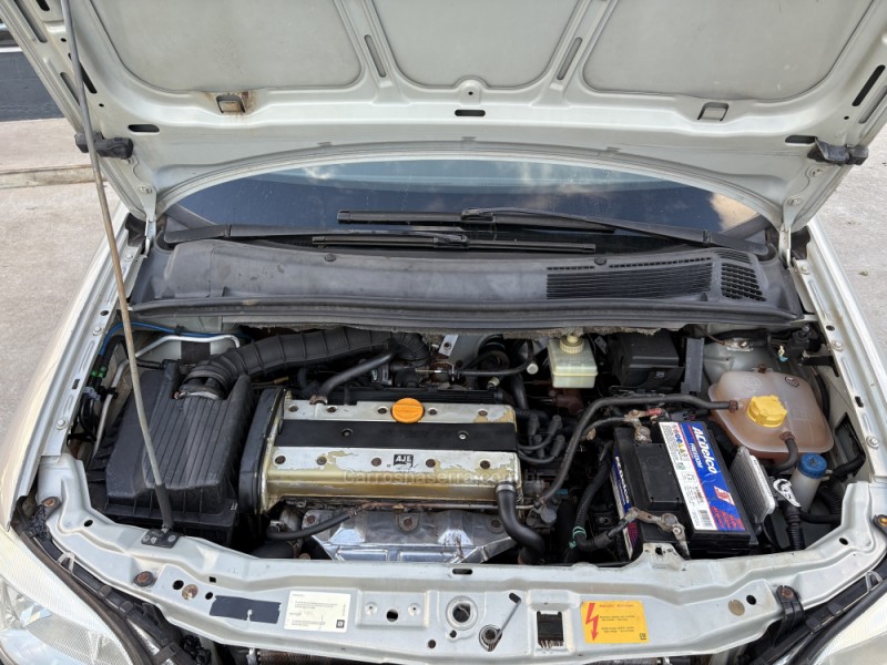 ZAFIRA 2.0 MPFI 16V GASOLINA 4P MANUAL - 2004 - GARIBALDI