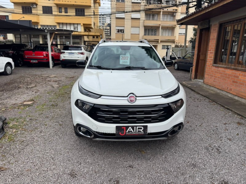 TORO 2.0 16V TURBO DIESEL VOLCANO AT9 4X4 AUTOMÁTICO - 2017 - GARIBALDI