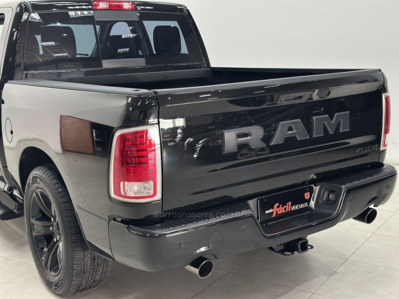 CLASSIC 5.7 LARAMIE V8 HEMI 4P GASOLINA AUTOMÁTICA - 2022 - SANTA CRUZ DO SUL