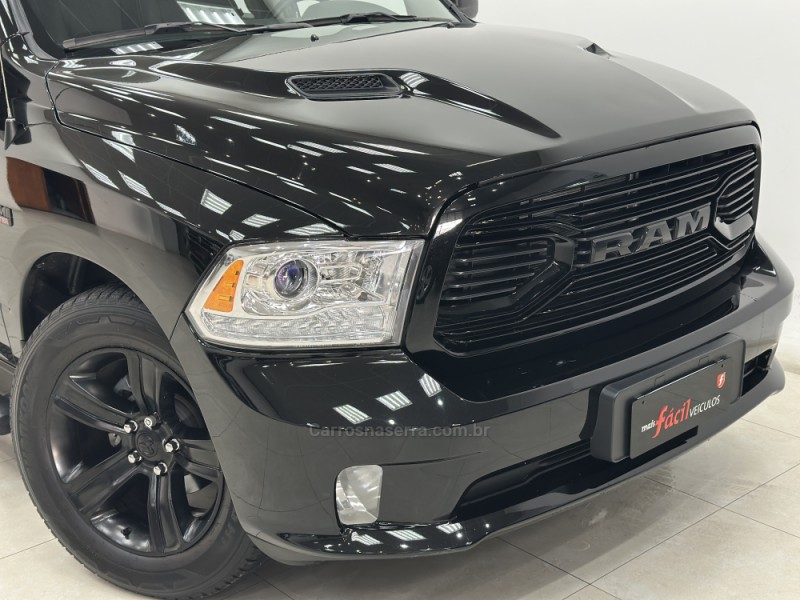 CLASSIC 5.7 LARAMIE V8 HEMI 4P GASOLINA AUTOMÁTICA - 2022 - SANTA CRUZ DO SUL