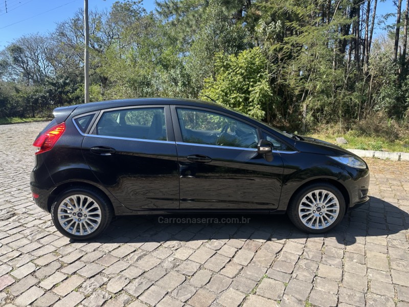 FIESTA 1.6 TITANIUM HATCH 16V FLEX 4P AUTOMÁTICO - 2014 - NOVA PRATA