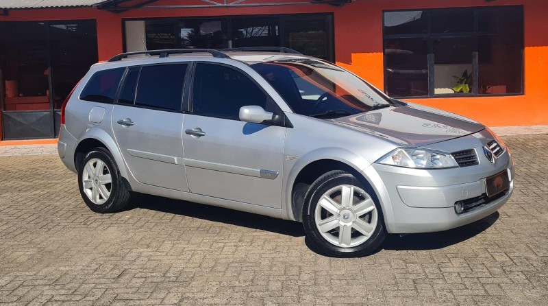 MÉGANE 1.6 DYNAMIQUE GRAND TOUR 16V FLEX 4P MANUAL