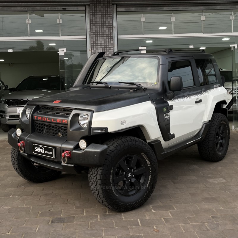 T4 BOLD 3.2 TDI 4X4 20V TURBO DIESEL 2P MANUAL - 2017 - VACARIA
