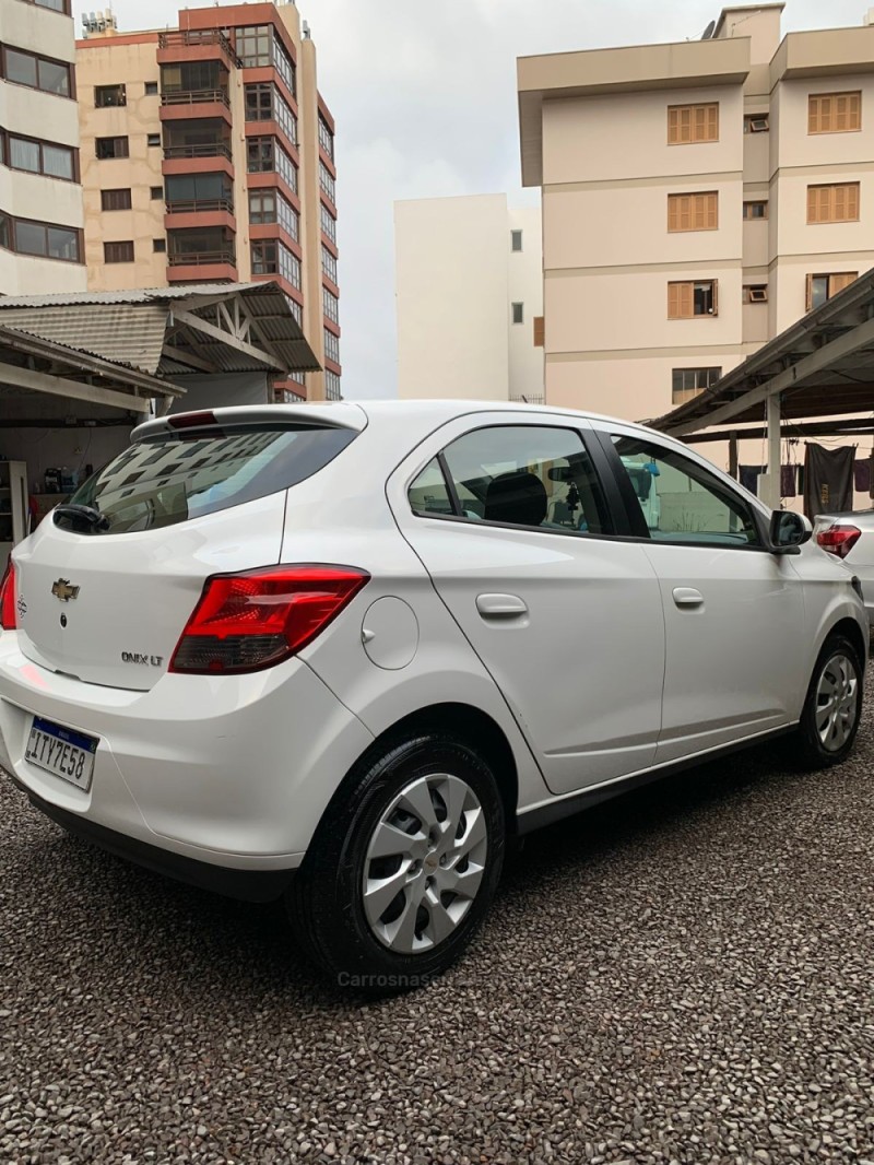 ONIX 1.4 MPFI LT 8V FLEX 4P MANUAL - 2013 - CAXIAS DO SUL