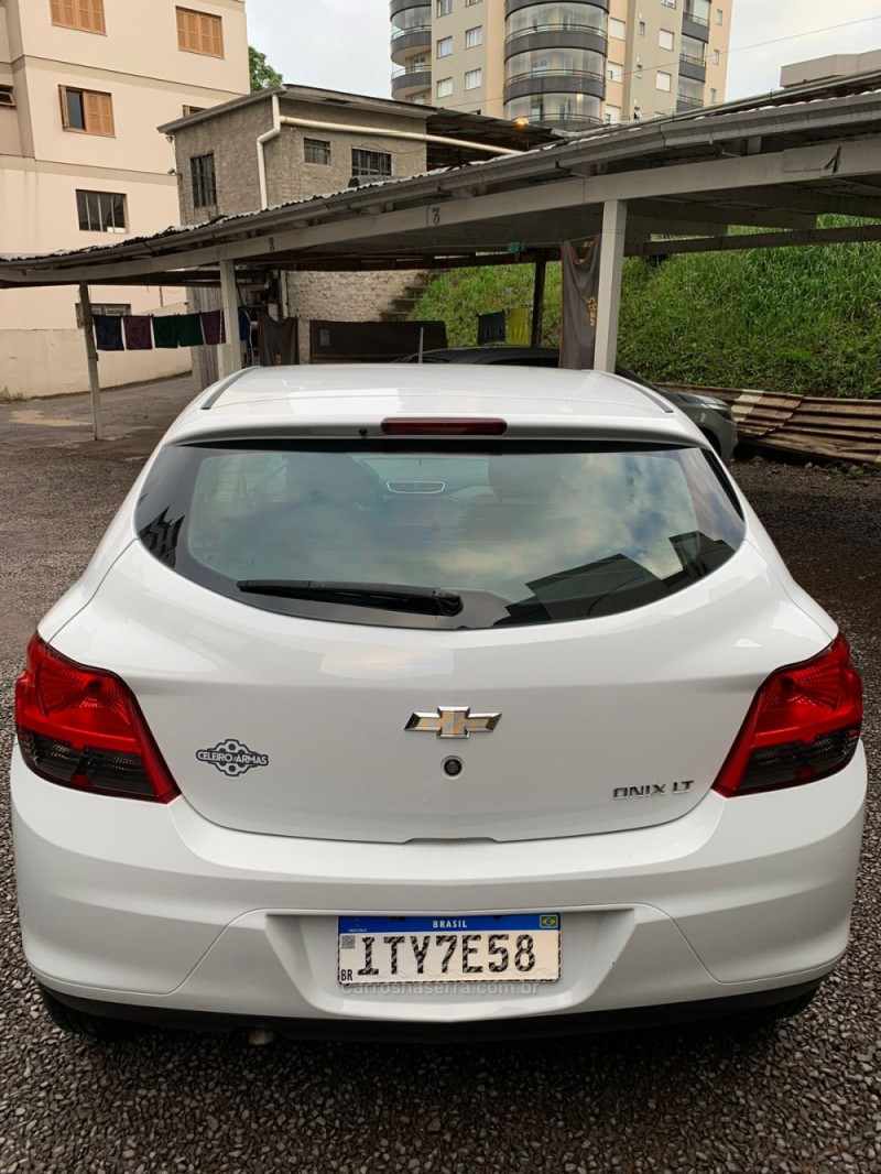 ONIX 1.4 MPFI LT 8V FLEX 4P MANUAL - 2013 - CAXIAS DO SUL