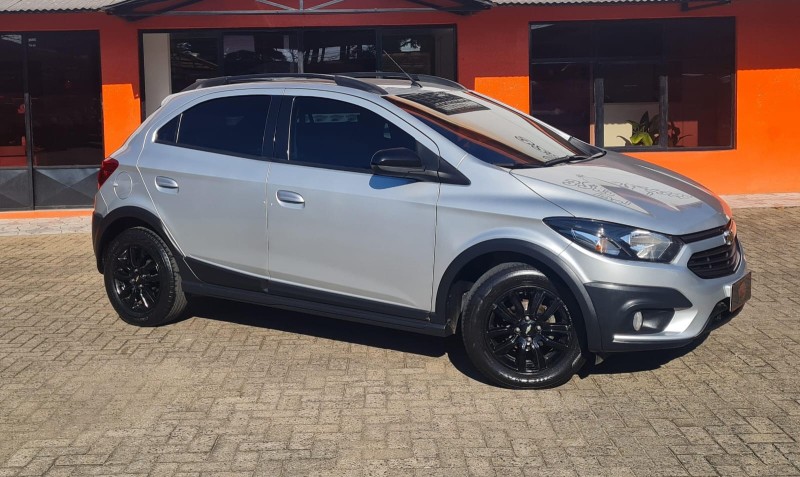 onix 1.4 mpfi activ 8v flex 4p automatico 2019 canela