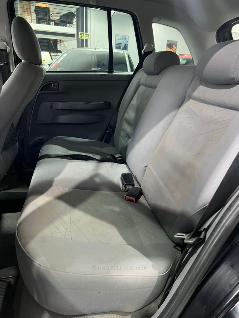 SPACEFOX 1.6 MI 8V FLEX 4P MANUAL - 2009 - ESTâNCIA VELHA