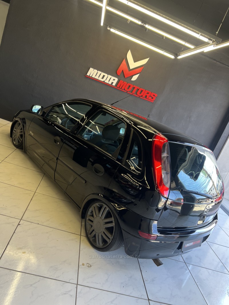 CORSA 1.0 MPFI MAXX 8V GASOLINA 4P MANUAL - 2005 - CAXIAS DO SUL