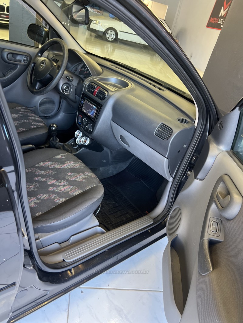CORSA 1.0 MPFI MAXX 8V GASOLINA 4P MANUAL - 2005 - CAXIAS DO SUL