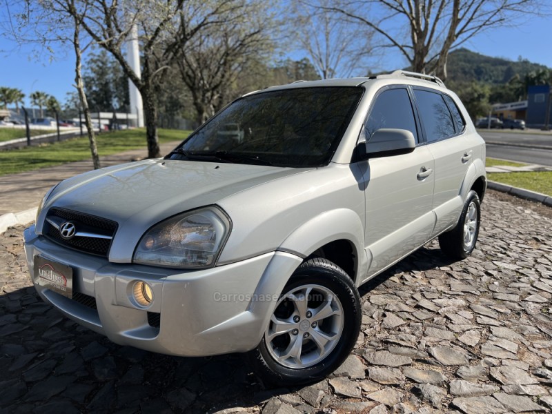 tucson 2.0 mpfi gls 16v 143cv 2wd gasolina 4p automatico 2012 dois irmaos