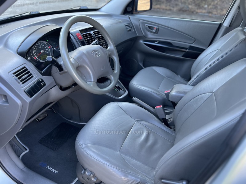 TUCSON 2.0 MPFI GLS 16V 143CV 2WD GASOLINA 4P AUTOMÁTICO - 2012 - DOIS IRMãOS