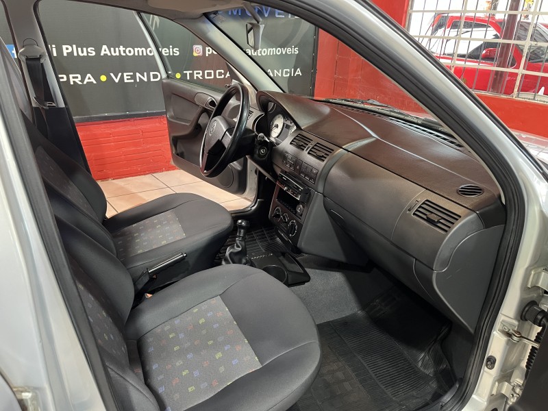 GOL 1.6 MI POWER 8V FLEX 4P MANUAL G.III - 2004 - CAXIAS DO SUL