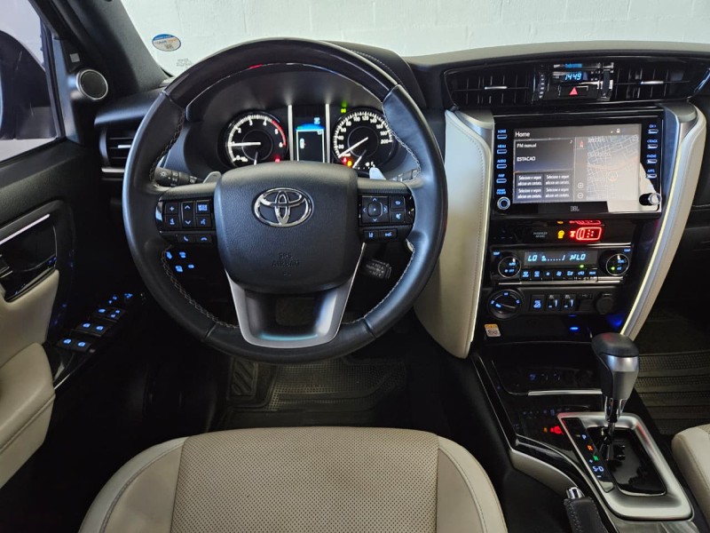 HILUX SW4 2.8 SRX 4X4 DIAMOND 16V TURBO DIESEL 4P 7 LUGARES AUTOMÁTICO - 2022 - FARROUPILHA