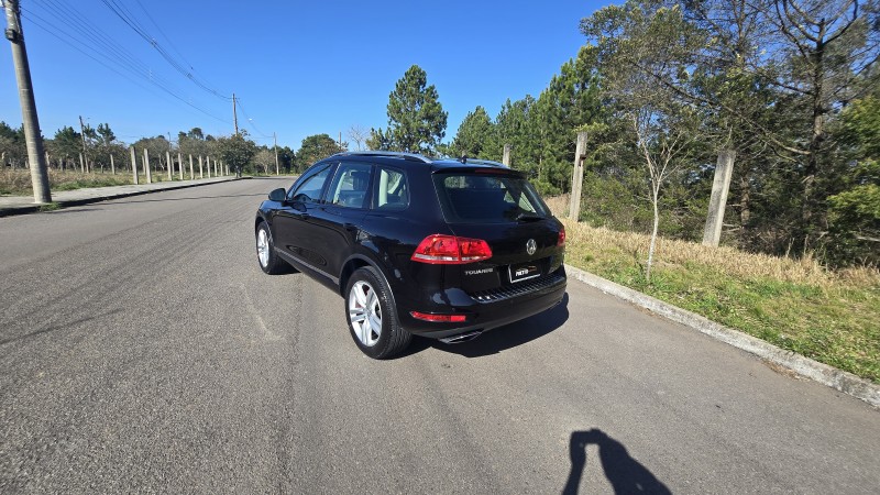 TOUAREG 4.2 FSI V8 32V GASOLINA 4P TIPTRONIC - 2014 - BENTO GONçALVES