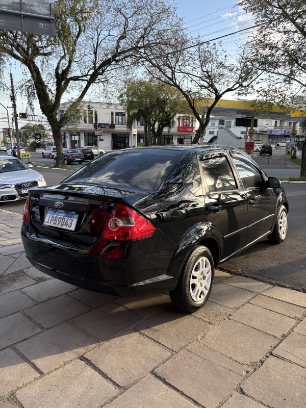 FIESTA 1.0 MPI SEDAN 8V FLEX 4P MANUAL - 2009 - FARROUPILHA