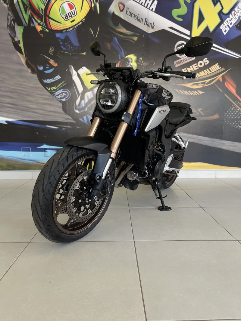 CB 650R  - 2021 - PASSO FUNDO