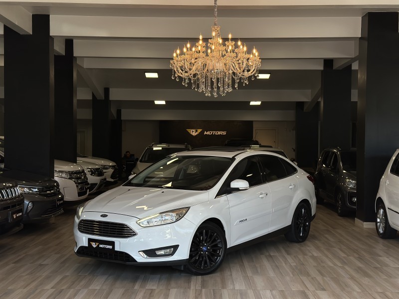 focus 2.0 titanium fastback 16v flex 4p automatico 2017 caxias do sul