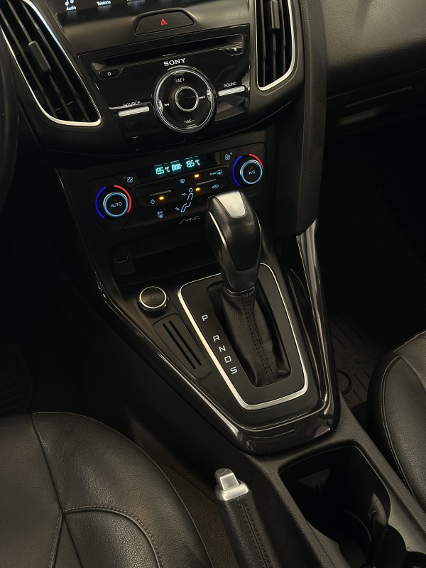 FOCUS 2.0 TITANIUM FASTBACK 16V FLEX 4P AUTOMÁTICO - 2017 - CAXIAS DO SUL