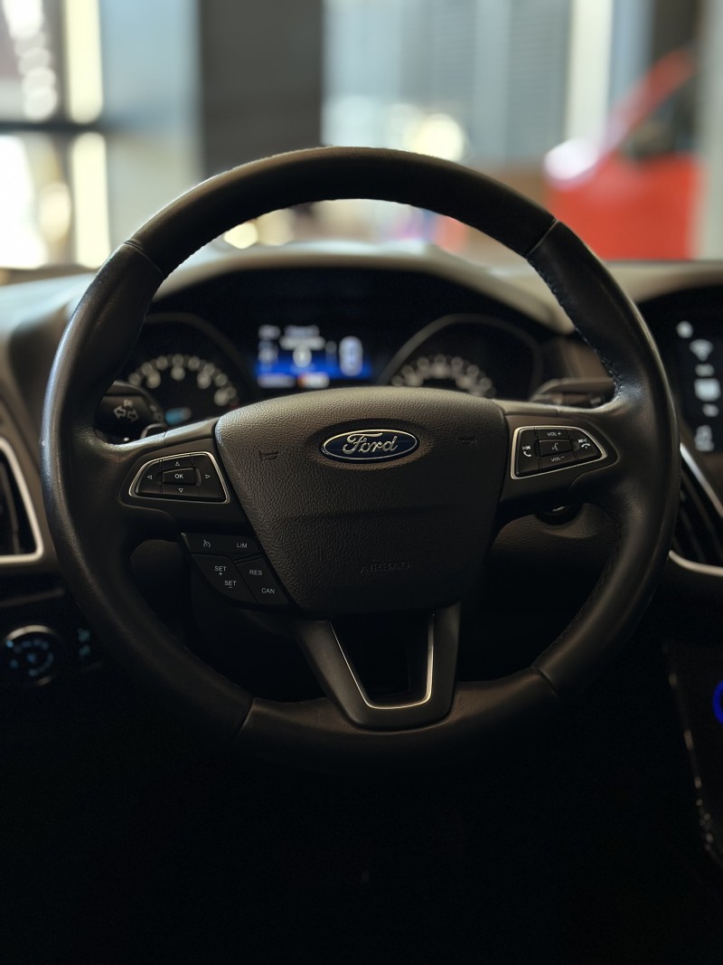 FOCUS 2.0 TITANIUM FASTBACK 16V FLEX 4P AUTOMÁTICO - 2017 - CAXIAS DO SUL
