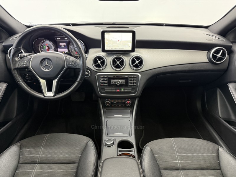 GLA 200 1.6 CGI VISION 16V TURBO GASOLINA 4P AUTOMÁTICO - 2015 - CAXIAS DO SUL