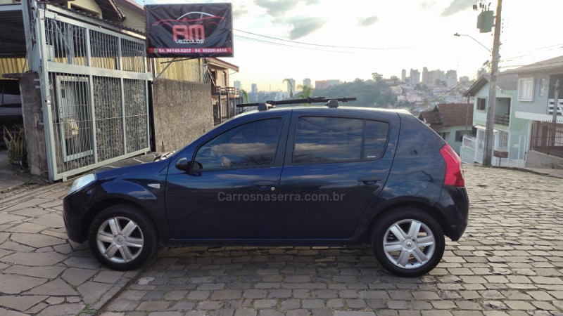 SANDERO 1.0 AUTHENTIQUE 16V FLEX 4P MANUAL - 2009 - CAXIAS DO SUL