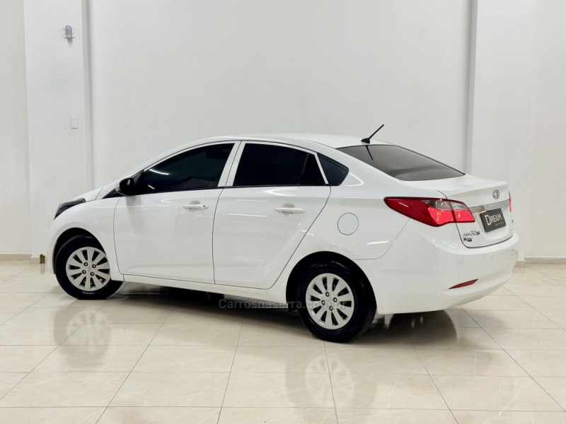 HB20S 1.0 COMFORT PLUS 12V FLEX 4P MANUAL - 2015 - NOVO HAMBURGO