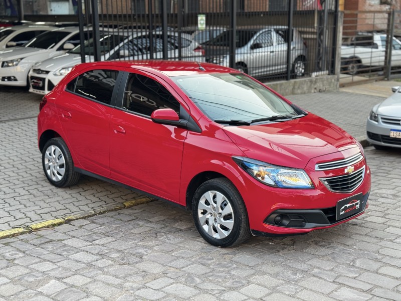 ONIX 1.4 MPFI LT 8V FLEX 4P MANUAL - 2015 - CAXIAS DO SUL