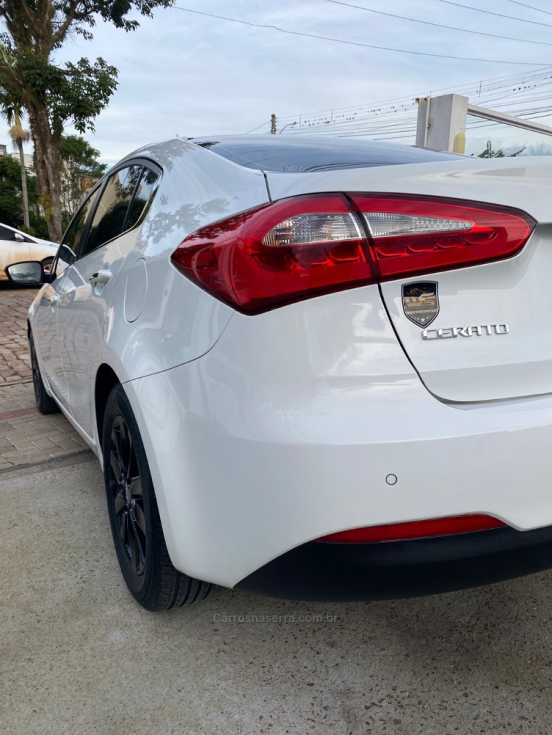 CERATO 1.6 SX3 16V FLEX 4P AUTOMÁTICO - 2014 - VENâNCIO AIRES